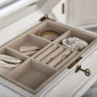 Heirloom jewelry store box