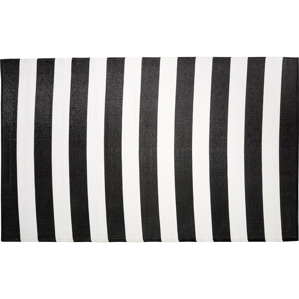black and white outdoor rug 5'x8' CB2 Havenly