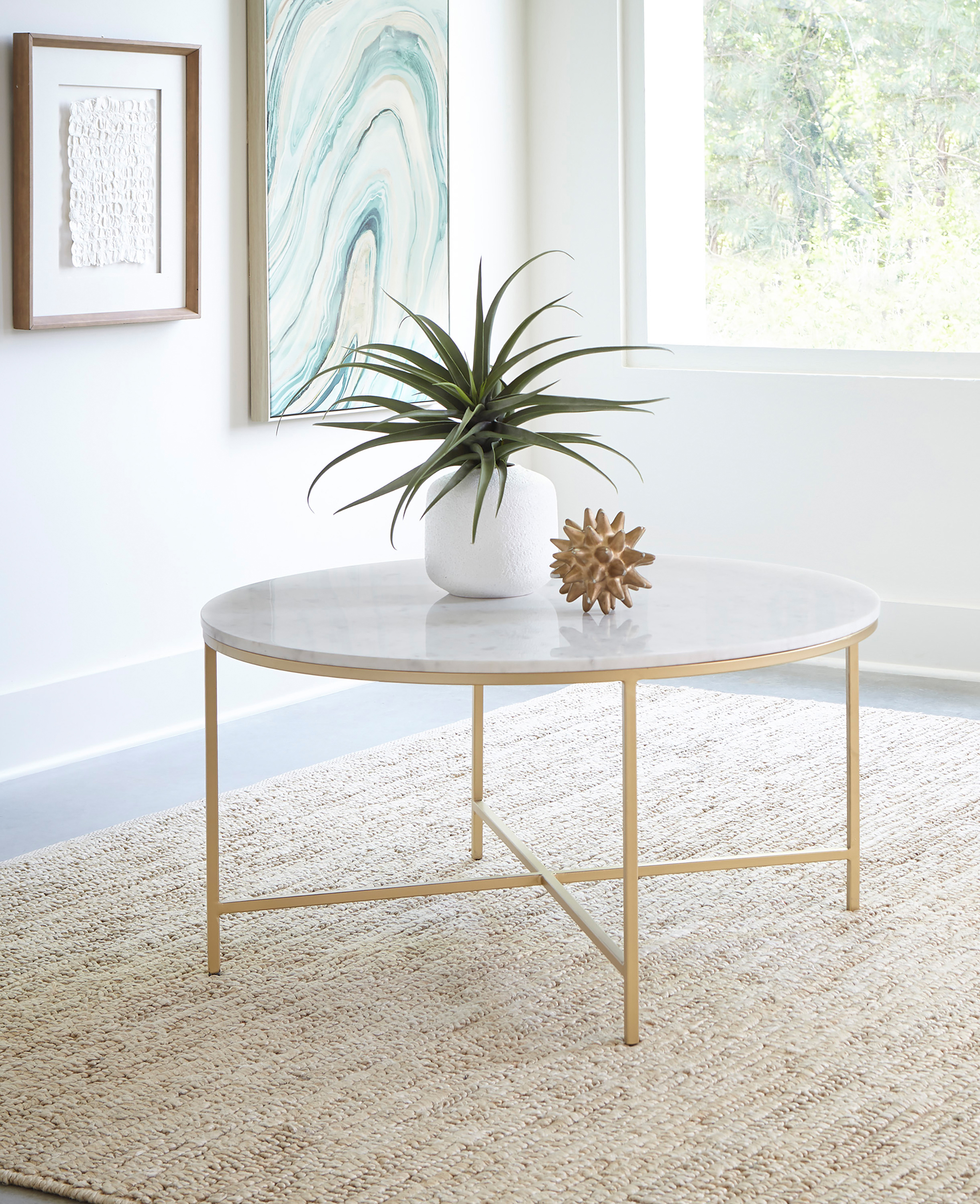 leio round coffee table