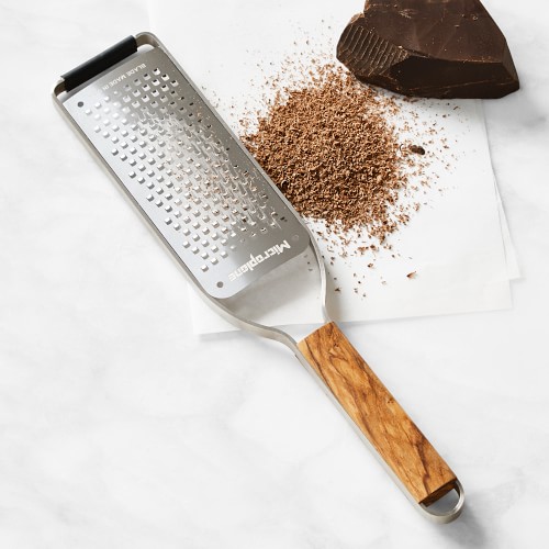 OLIVE WOOD GRATER WITH HANDLE